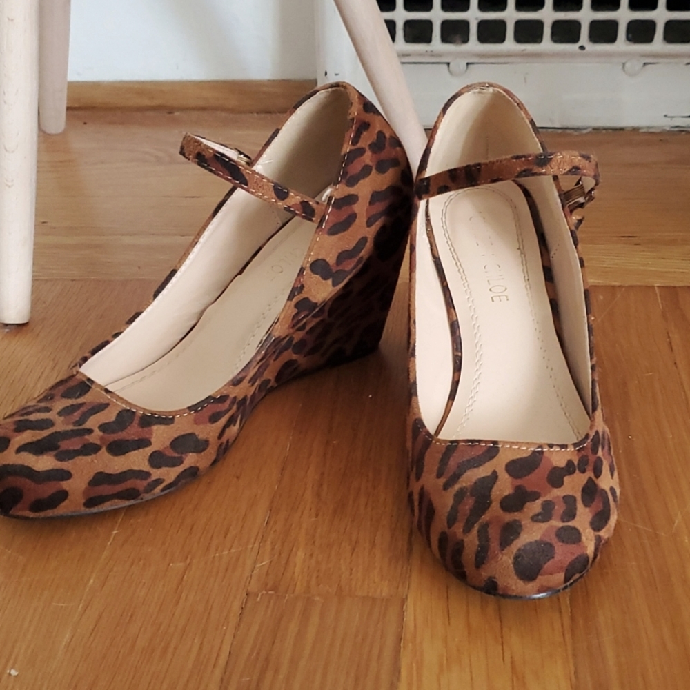 Chase & Chloe Cheeta Print Wedges